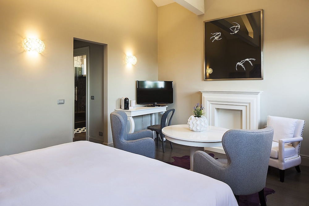Superior Double or Twin Room, 1 King Bed photo 3