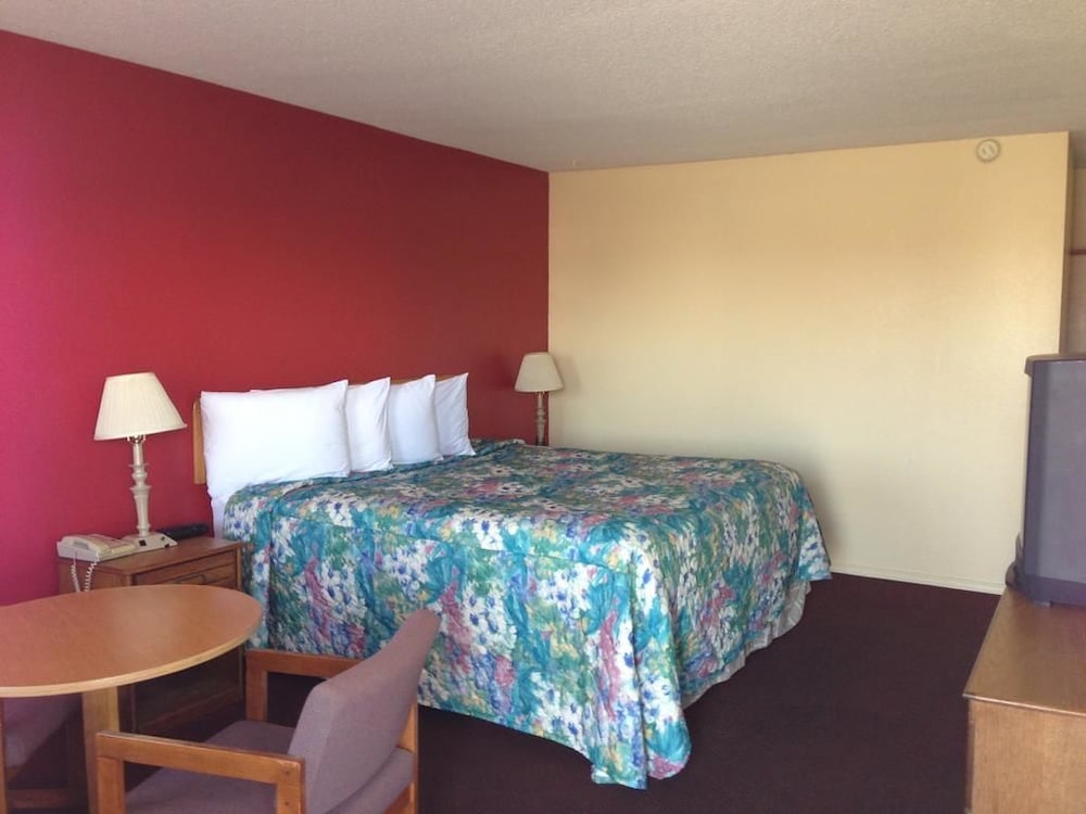 Single Room, 1 King Bed photo 3
