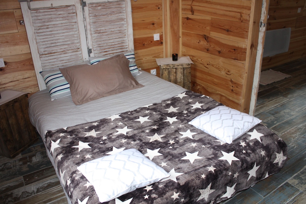 Deluxe Studio Suite, 1 Bedroom, Pool Access, Garden View photo 1