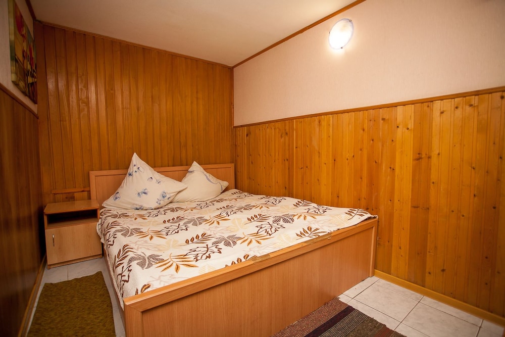 Deluxe Double Room (Shower) photo 3