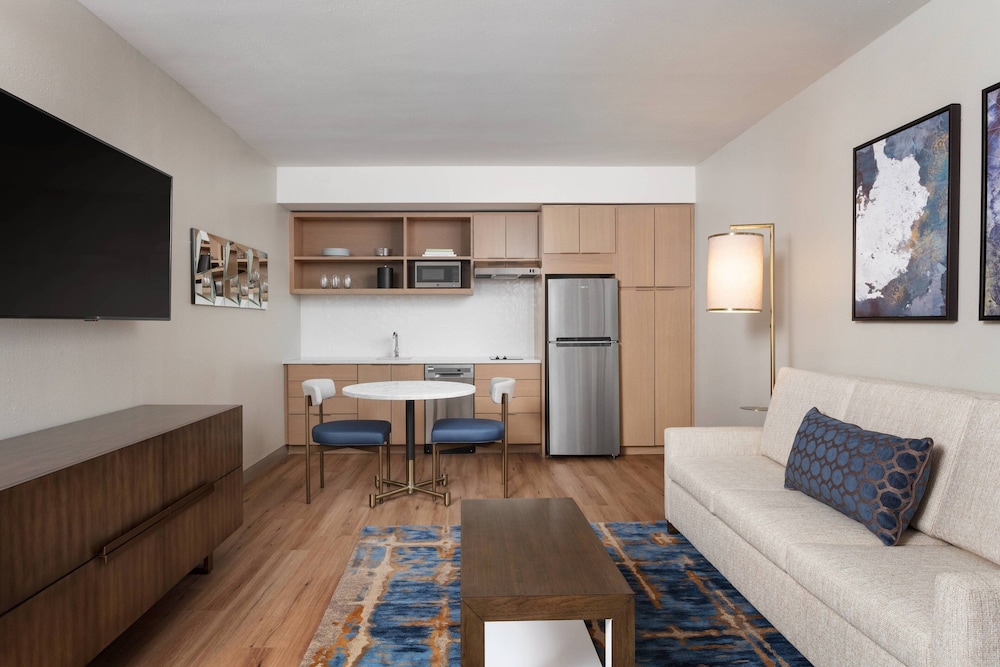 Suite, 1 King Bed with Sofa bed, Balcony (View) - Photo 4
