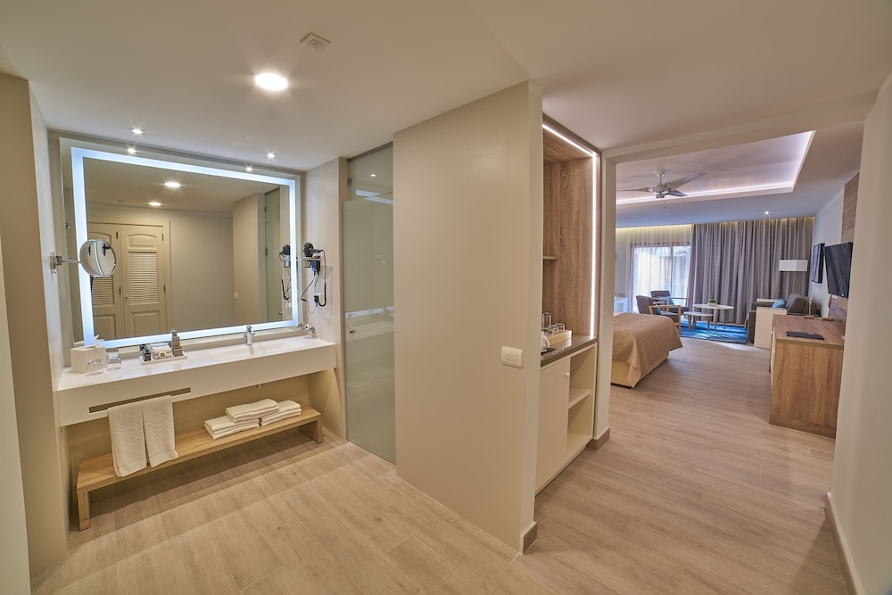 Junior Suite (Deluxe) photo 3