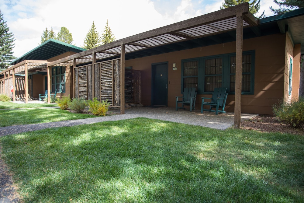Cottage, 1 King Bed, Patio photo 3