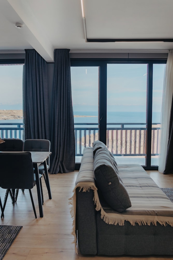 Premium Apartment, Balcony, Lake View