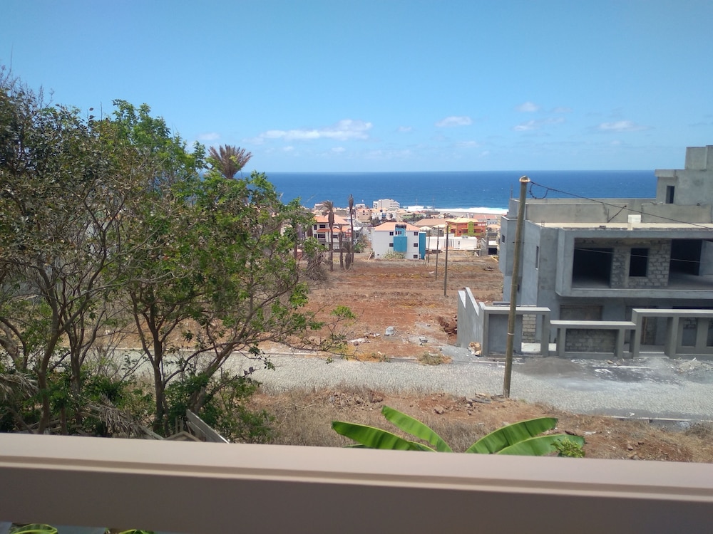Basic Room, 1 Bedroom, Smoking, City View photo 2