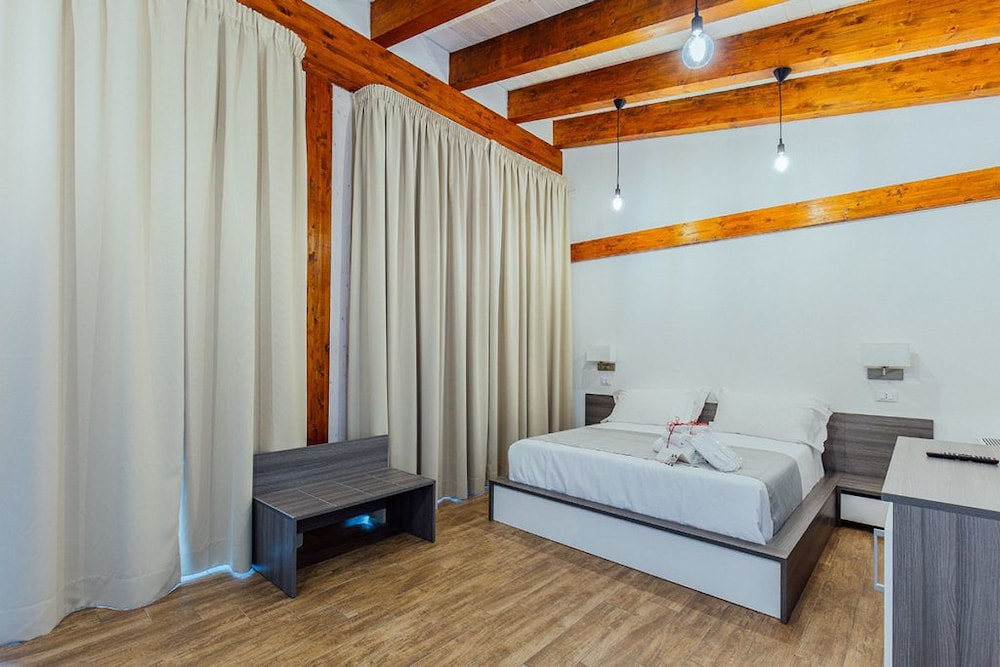 Standard Double or Twin Room photo 2