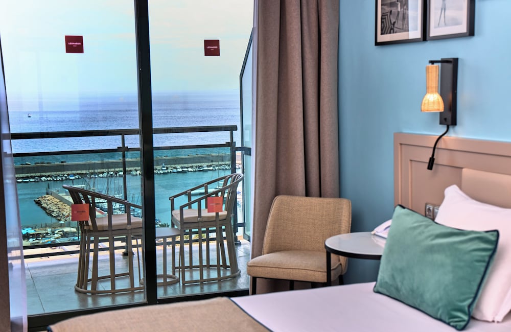 Deluxe Room - Photo 9