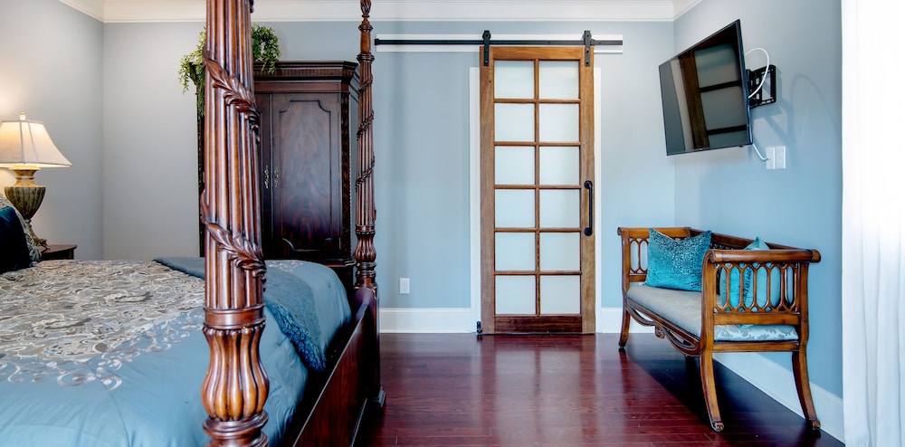 Mansion Carriage House 2 photo 2