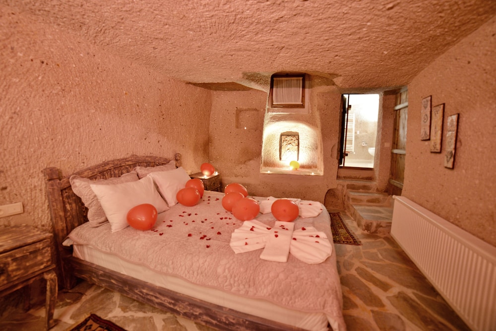 Honeymoon Suite, 1 Bedroom, Valley View photo 1