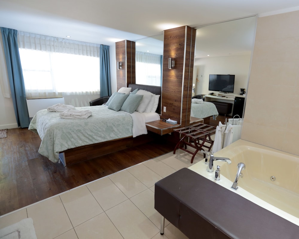 Romantic Suite, 1 Bedroom, Hot Tub photo 2