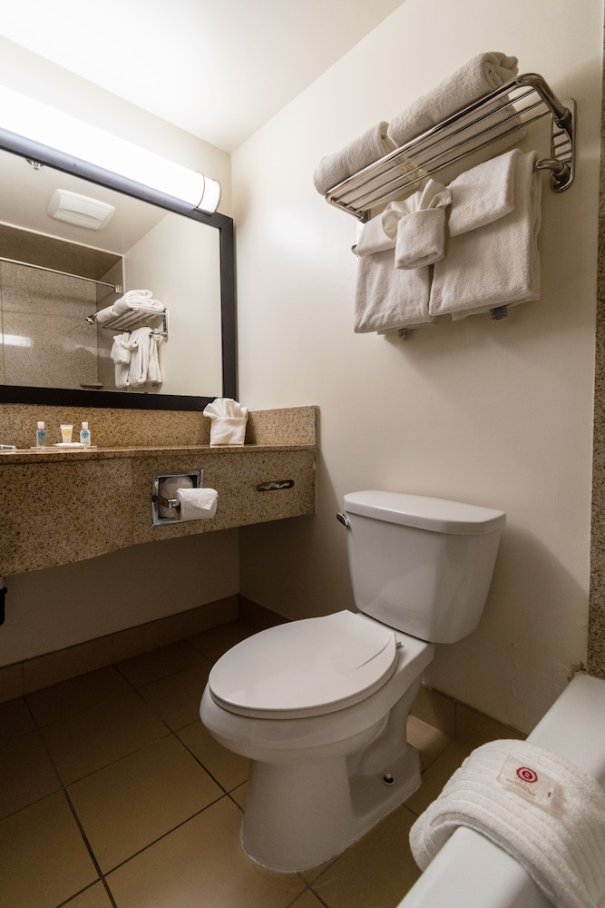 Standard Room, 2 Queen Beds - Photo 2