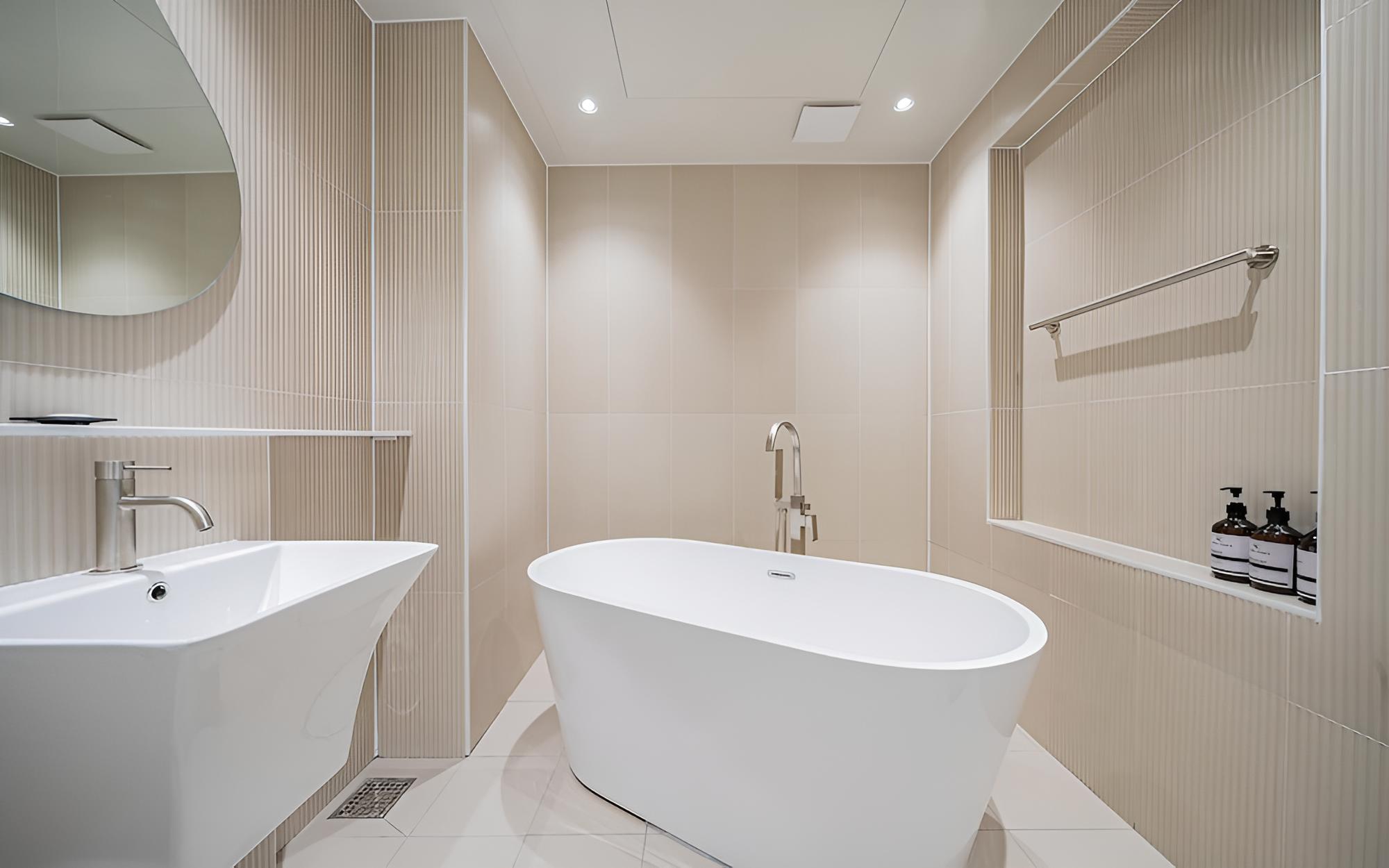 Room (Bathtub Room) photo 3