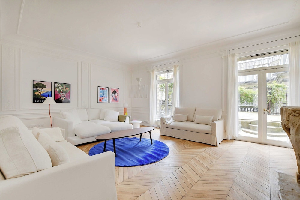 Apartment photo 1