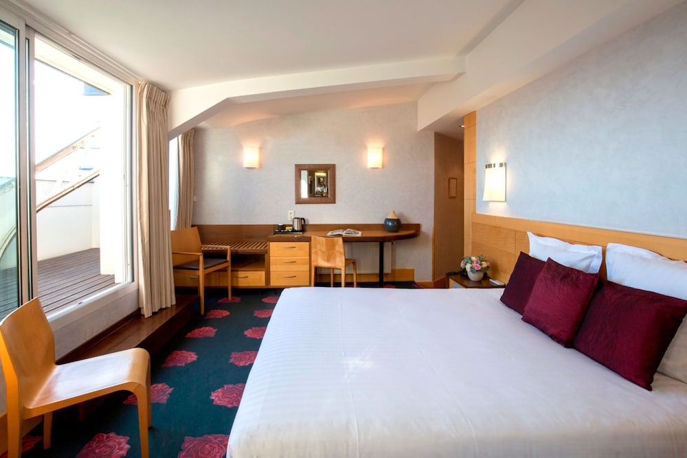Comfort Double Room, Non Smoking, City View - Photo 1