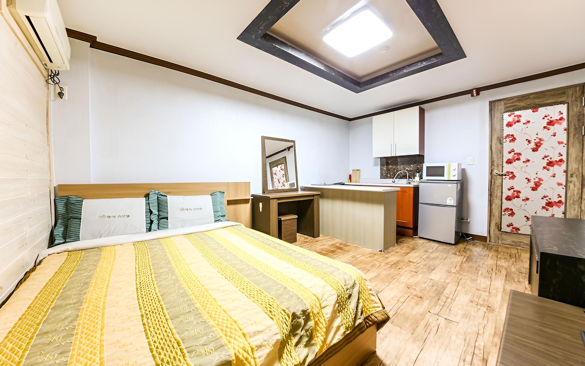 Room (40m Pension Room) - Photo 4