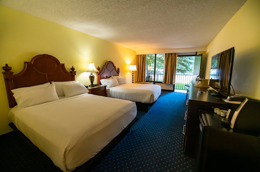 Standard Room, 2 Double Beds, Balcony photo 3