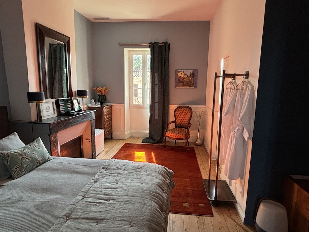 Deluxe Double Room, Private Bathroom, City View (Chateau Cos Labory) photo 1