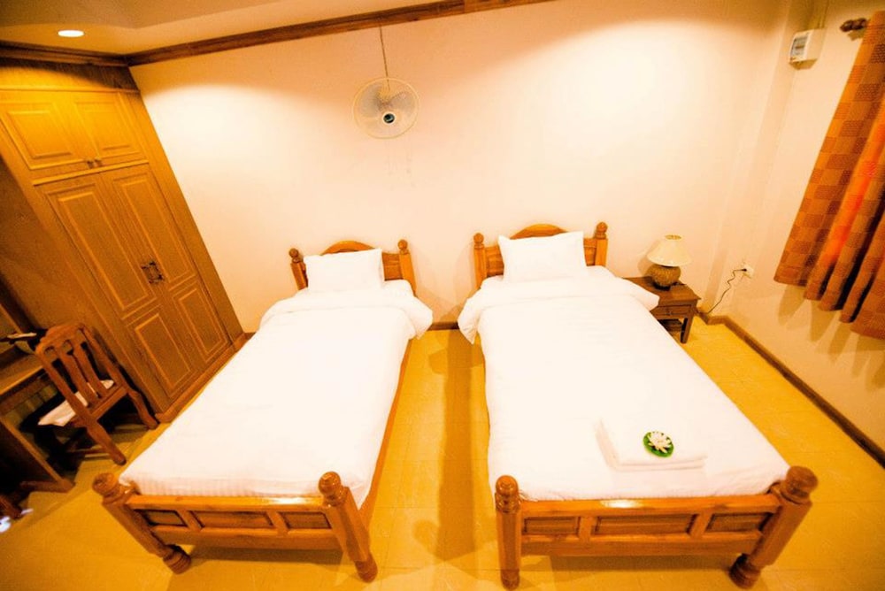 Standard Twin Room photo 2