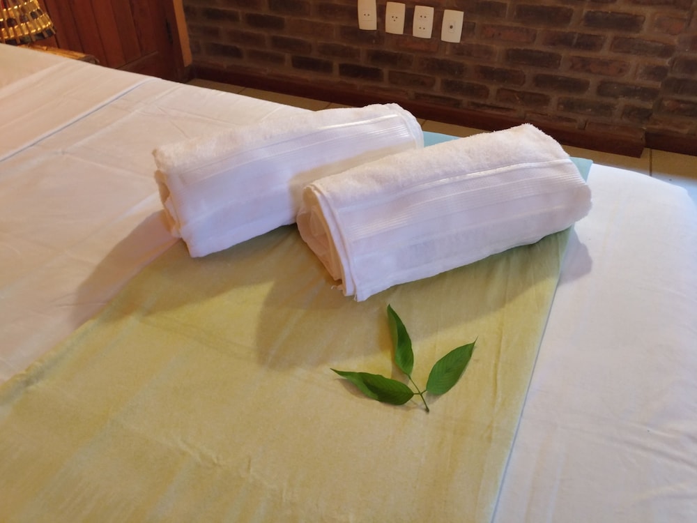 Grand Suite, 1 Queen Bed, Garden View, Garden Area photo 2