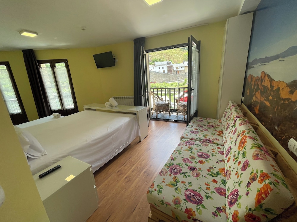 Panoramic Double or Twin Room, Balcony, Beach View