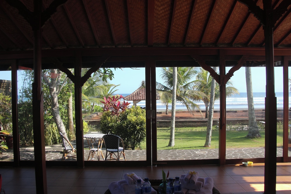 The Beach House - 2 Queen photo 3