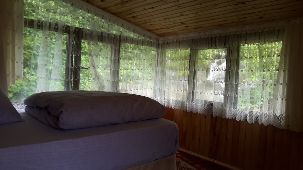 Bungalow, River View photo 3