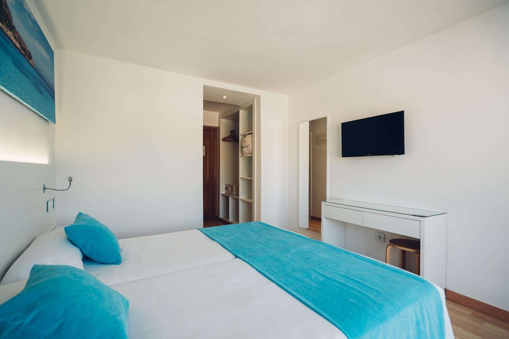 Standard Double Room, City View