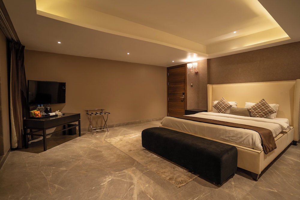 Valentia My Space (Lower Ground Floor - Private Sitout with No View)