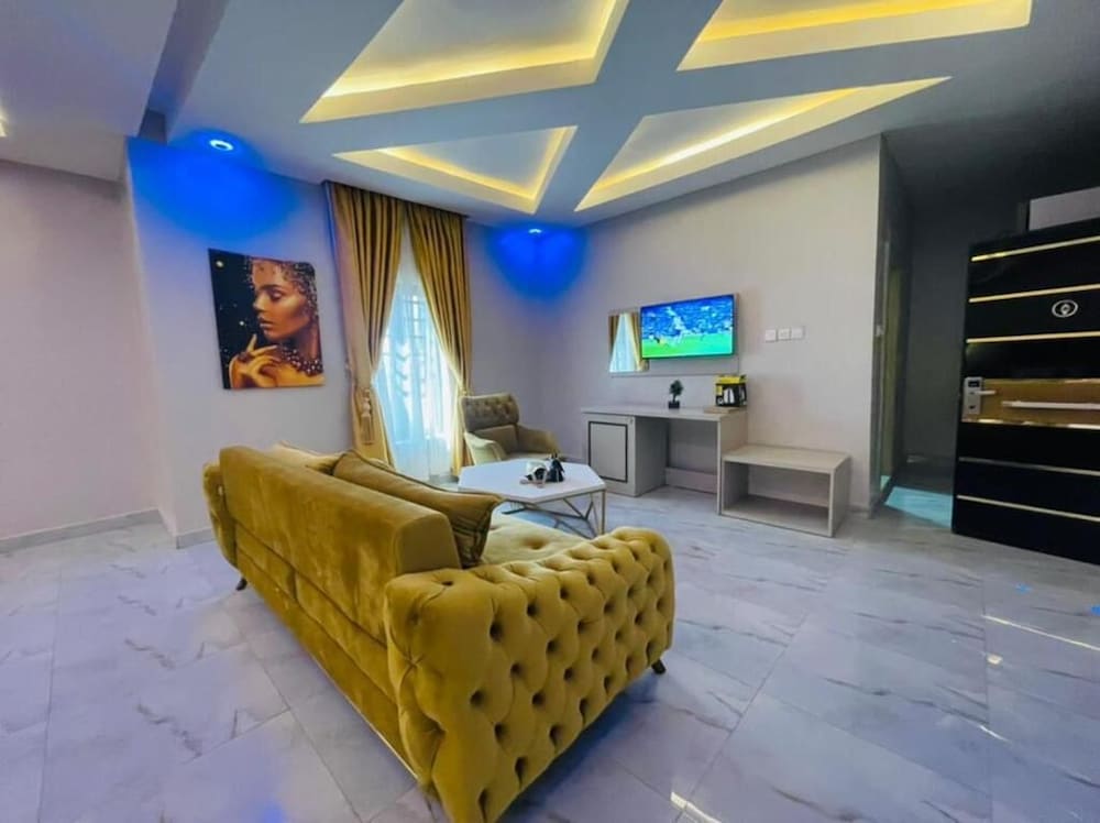 Luxury Studio Suite photo 3