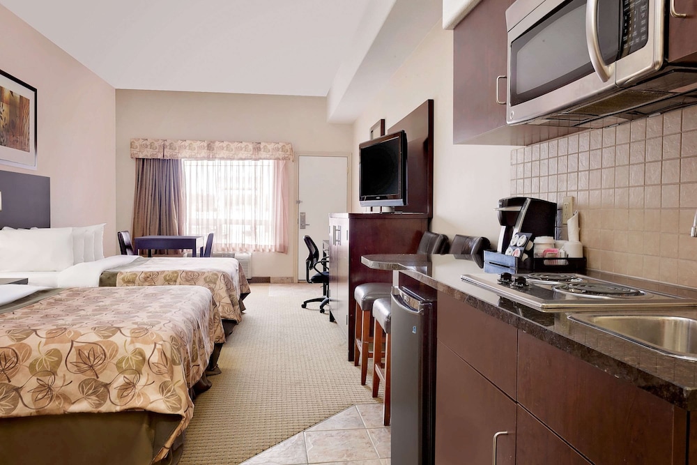 Efficiency, Room, 2 Queen Beds, Non Smoking - Photo 1
