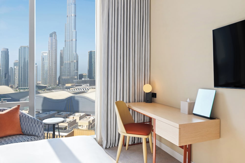 Deluxe Room, 1 King Bed (Burj Khalifa View) photo 3