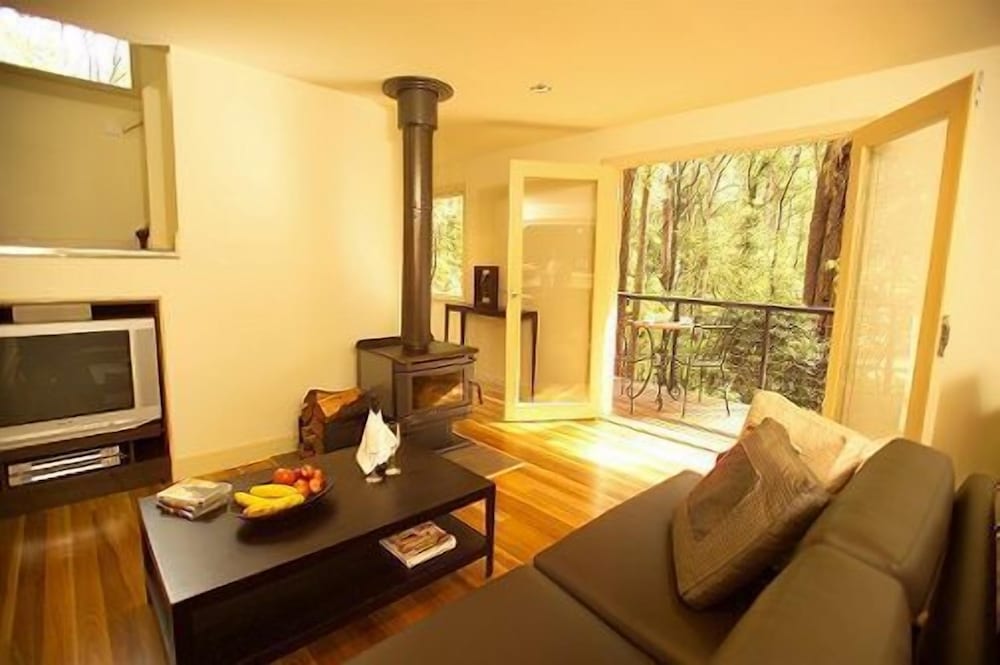 Treetops Tri-Level Cottage 3 photo 2