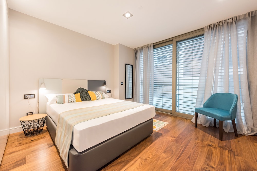 Grand Apartment, 3 Bedrooms - Photo 13