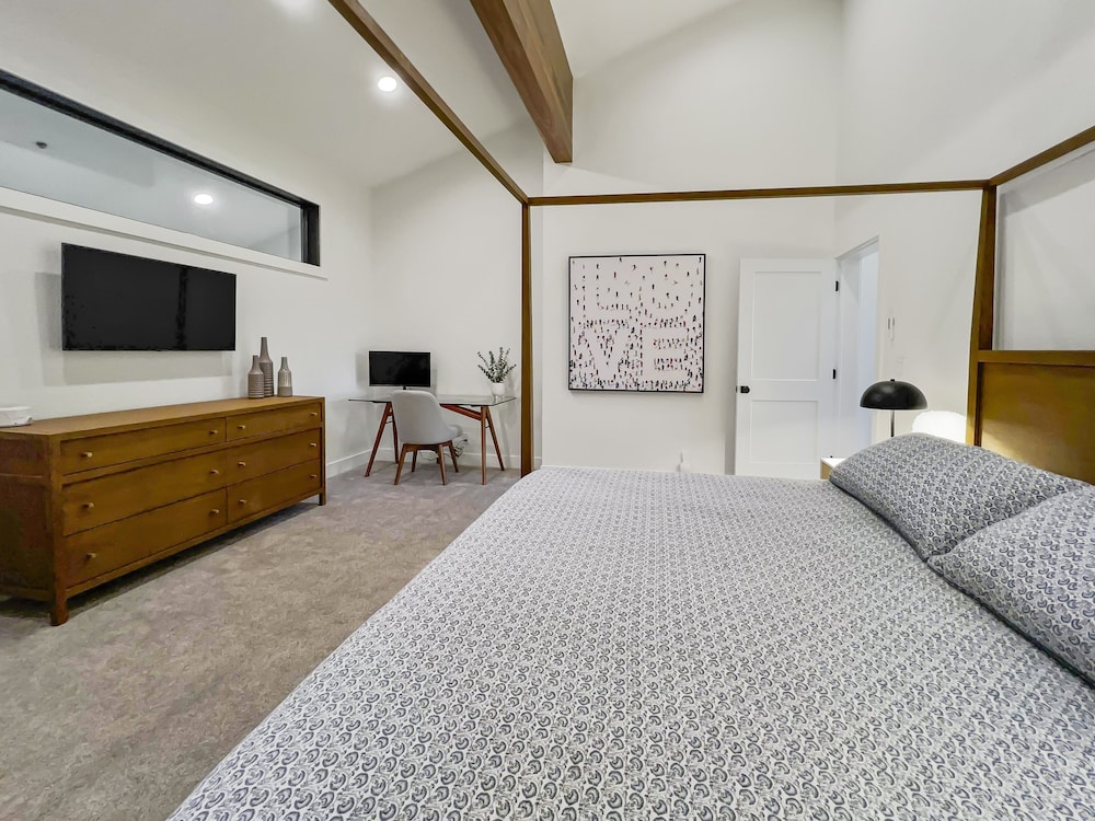 Townhome, 4 Bedrooms