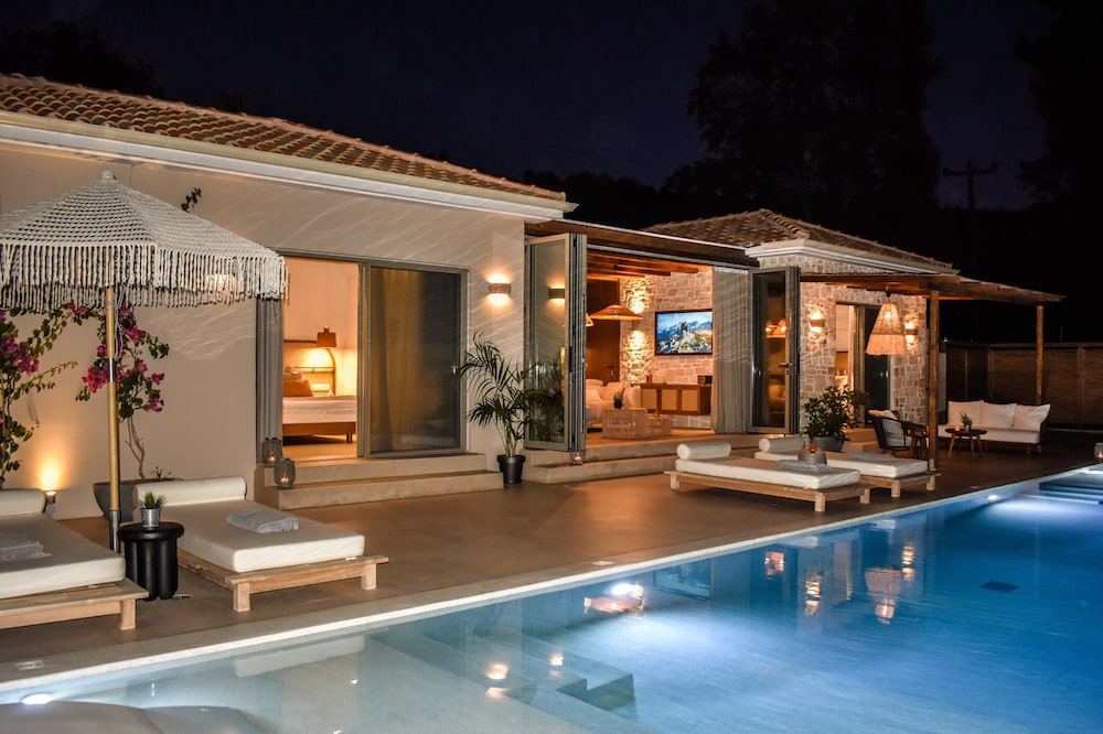 Family Villa, 2 Bedrooms, Non Smoking, Poolside photo 2