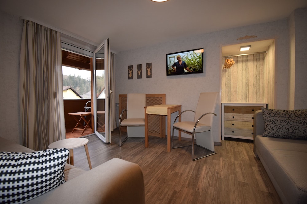 Basic Suite, 1 Bedroom, Balcony, Mountain View photo 2