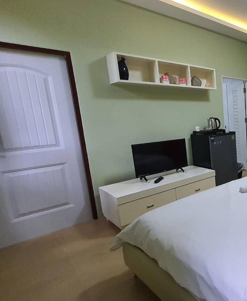 Standard Queen Room - Photo 2