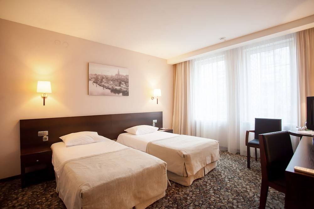 Standard Room, 2 Twin Beds, City View