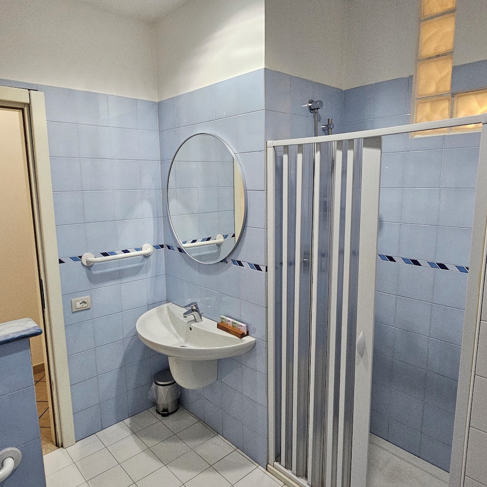 Double or Twin Room, City View photo 2