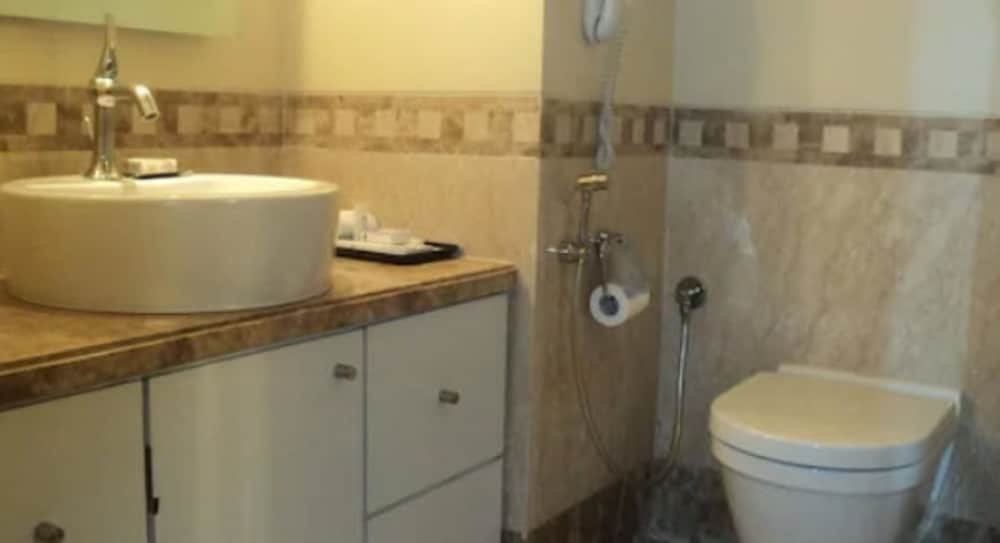 Deluxe Room (Deluxe Twin Room) - Photo 3