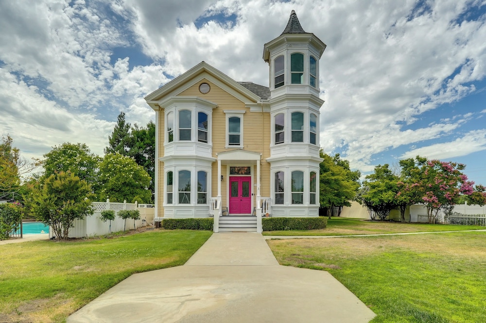 House (4 Bedrooms) photo 1