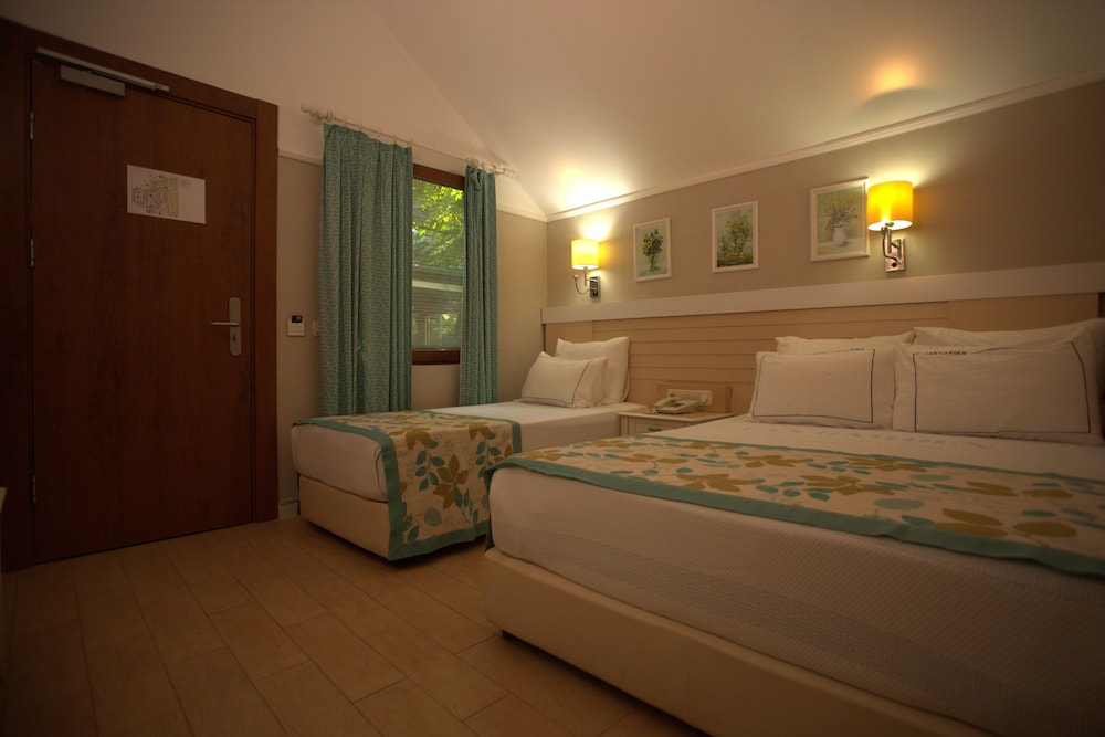 Standard Bungalow (3 People)