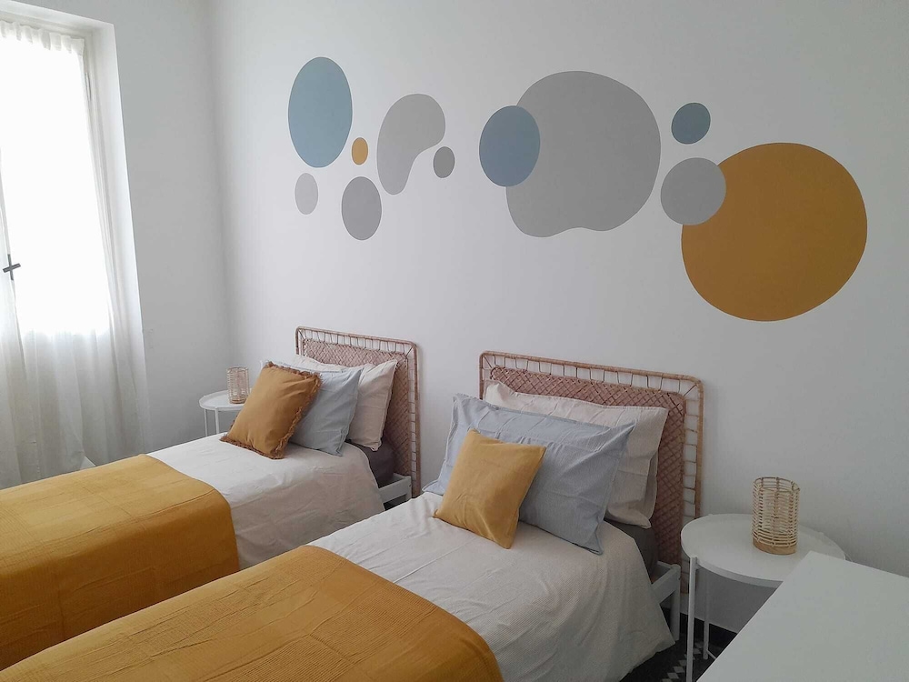 Comfort Condo, 2 Bedrooms, Balcony, City View photo 3