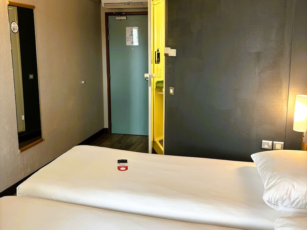 Twin Room, 2 Twin Beds - Photo 5