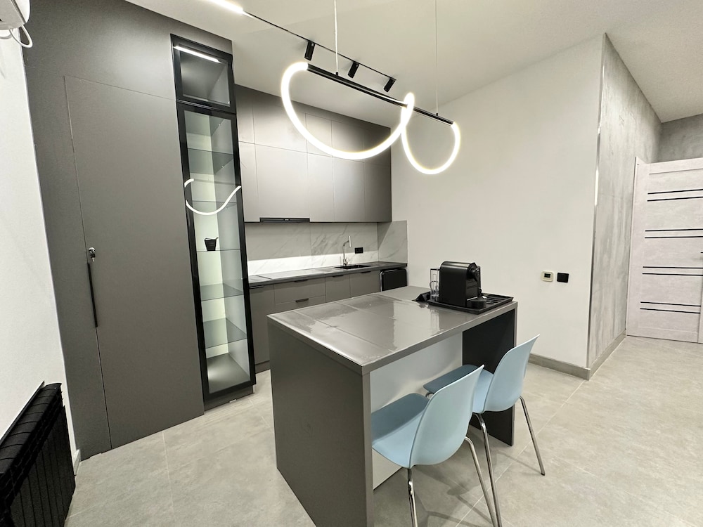 Luxury Condo photo 2