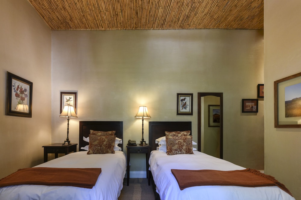 Standard Twin Room (Camdeboo Manor 2 pax) photo 1