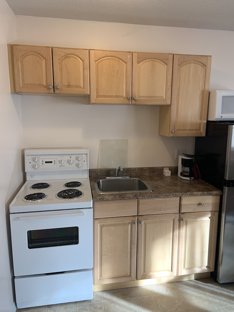 Suite, 1 Bedroom, Kitchen photo 3