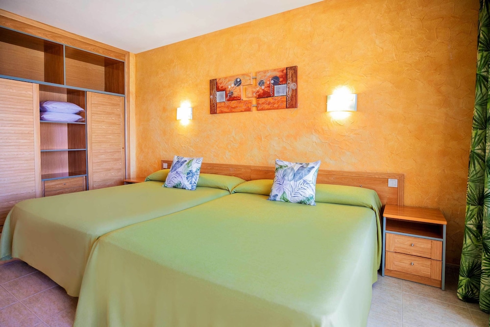 Double Room, Terrace (2 Adultos + 1 Child)