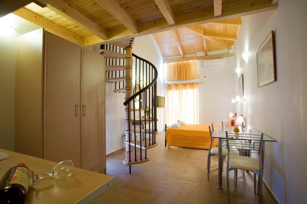 Duplex photo 2