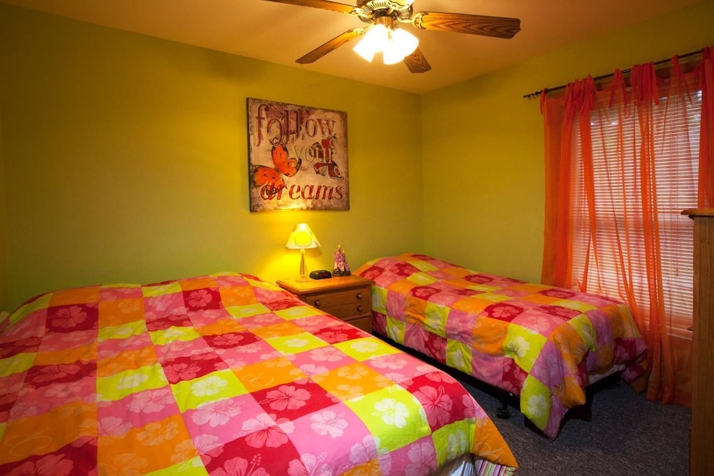 House, 3 Bedrooms, 2 Bathrooms (#27) photo 1